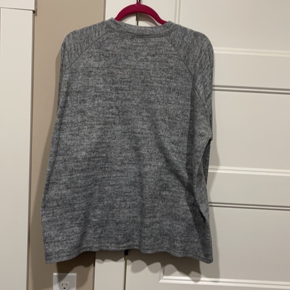 Zenana Fleece heathered gray Boutique pullover top Sz L. Like New Condition. - Picture 2 of 5